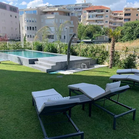 Apartment Sea Front Luxury With A Private Infinity Pool , A Large Garden And A Private Garage On The In Split