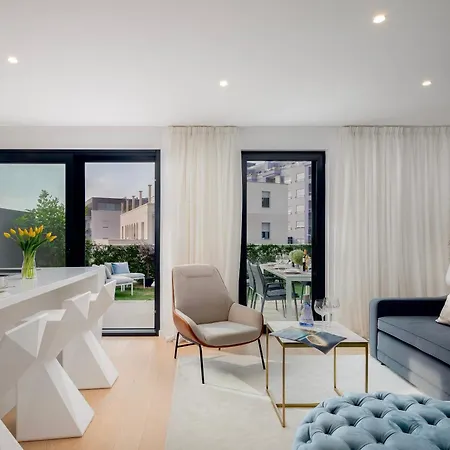 公寓 Sea Front Luxury With A Private Infinity Pool , A Large Garden And A Private Garage On The In *